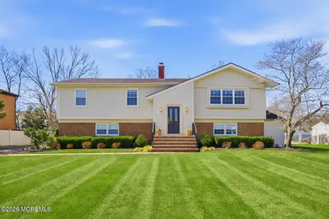 9 Darien Drive