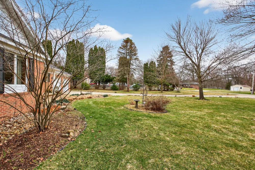 769 Bellflower Brooklyn, MI 49230