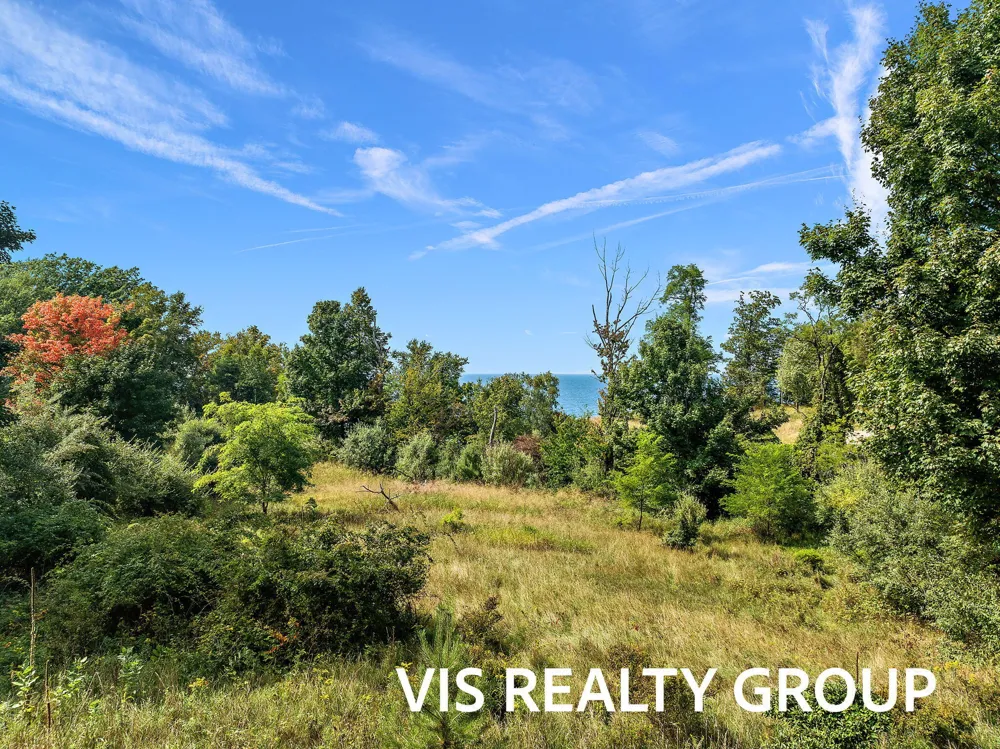 2989 S Lakeshore Drive Ludington, MI 49431
