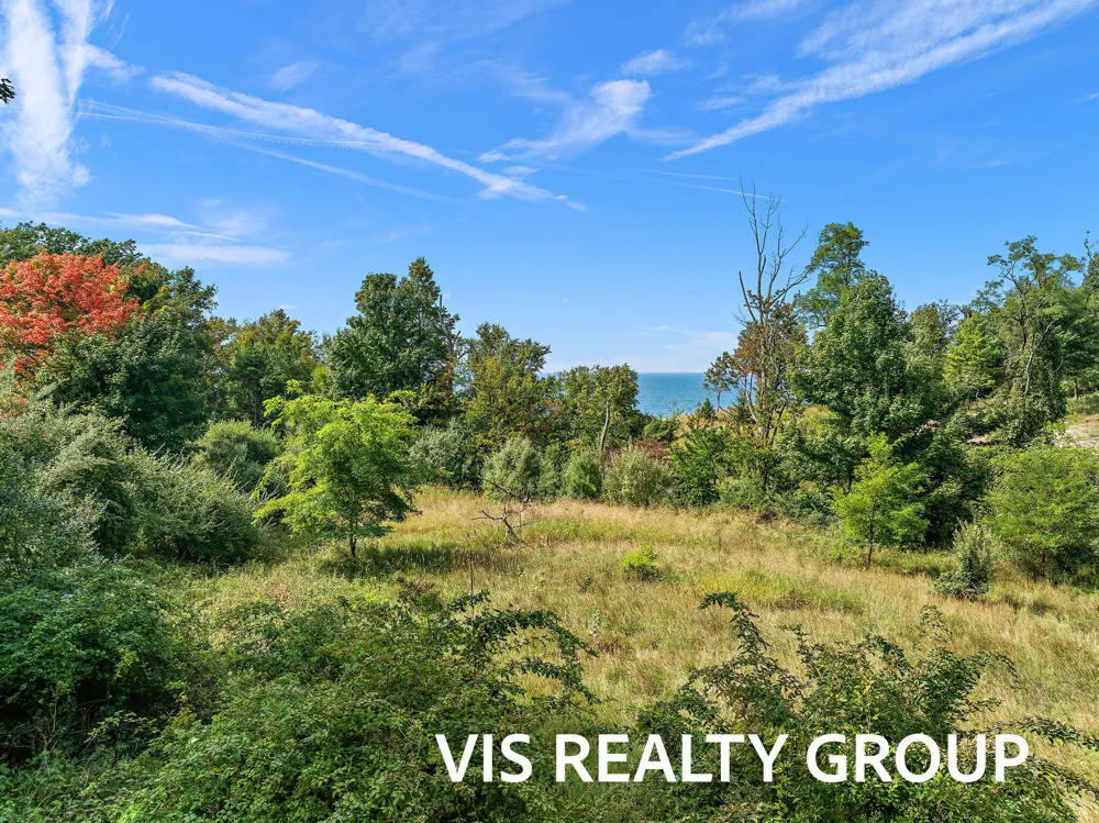 2989 S Lakeshore Drive Ludington, MI 49431