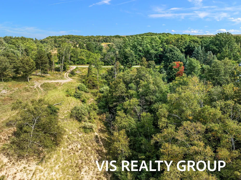 2989 S Lakeshore Drive Ludington, MI 49431