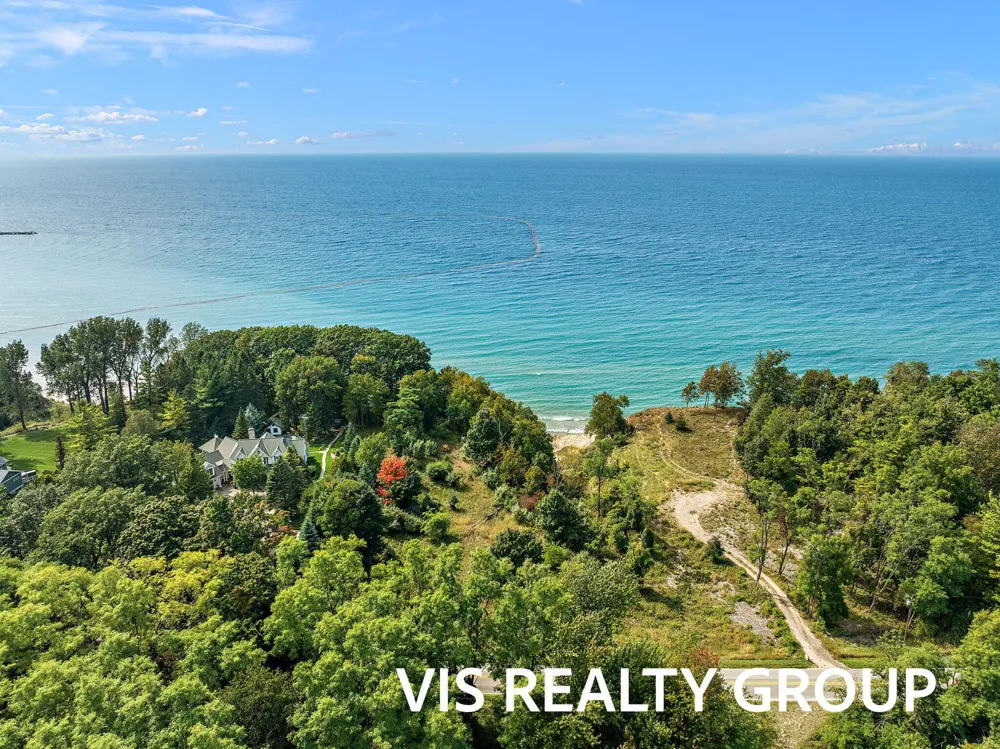 2989 S Lakeshore Drive Ludington, MI 49431