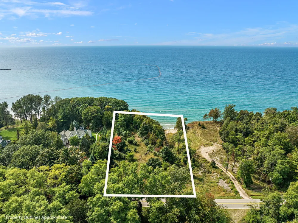 2989 S Lakeshore Drive Ludington, MI 49431