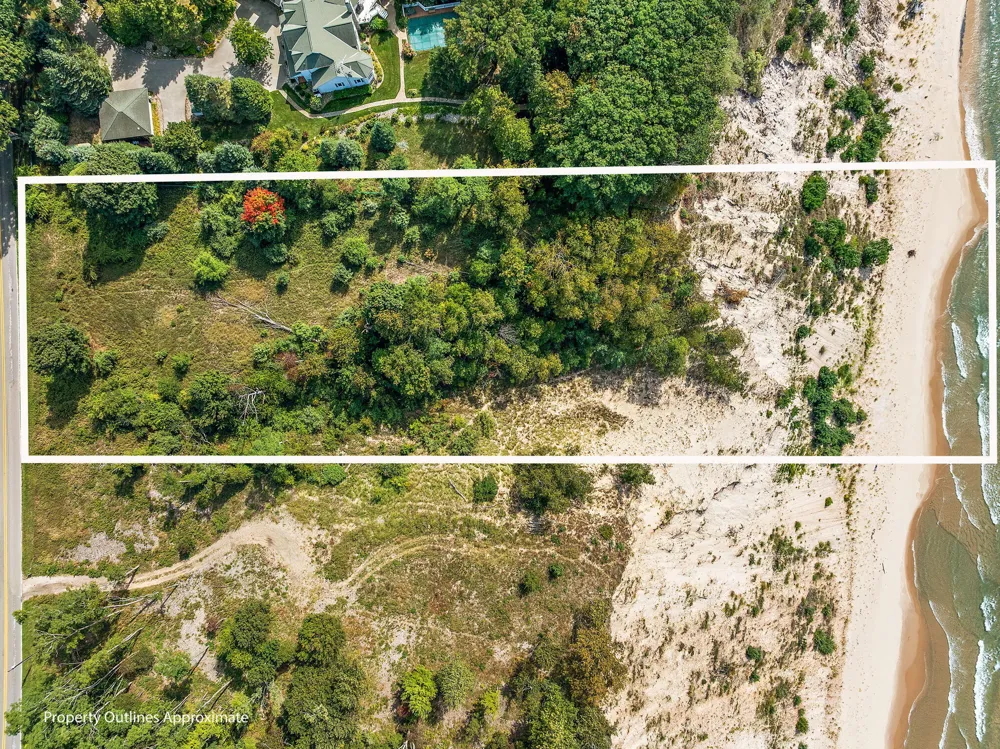 2989 S Lakeshore Drive Ludington, MI 49431