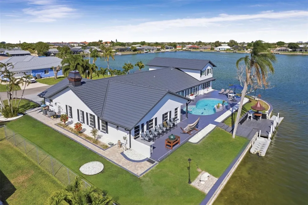29 SE 10TH AVENUE Cape Coral, FL 33990