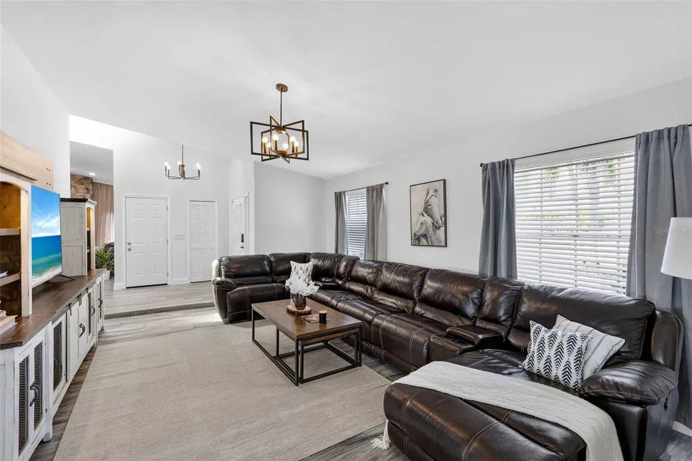 29 SE 10TH AVENUE Cape Coral, FL 33990