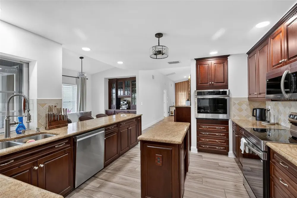 29 SE 10TH AVENUE Cape Coral, FL 33990