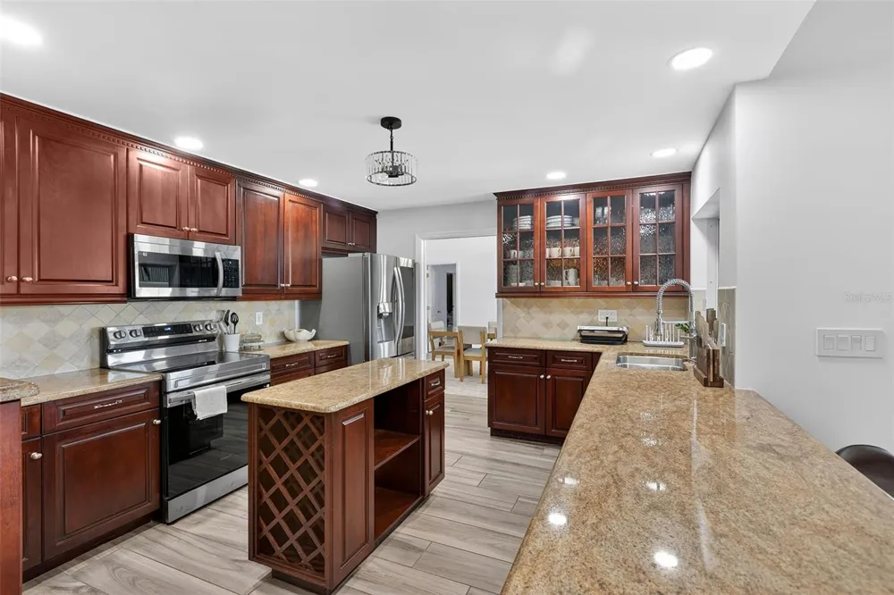 29 SE 10TH AVENUE Cape Coral, FL 33990