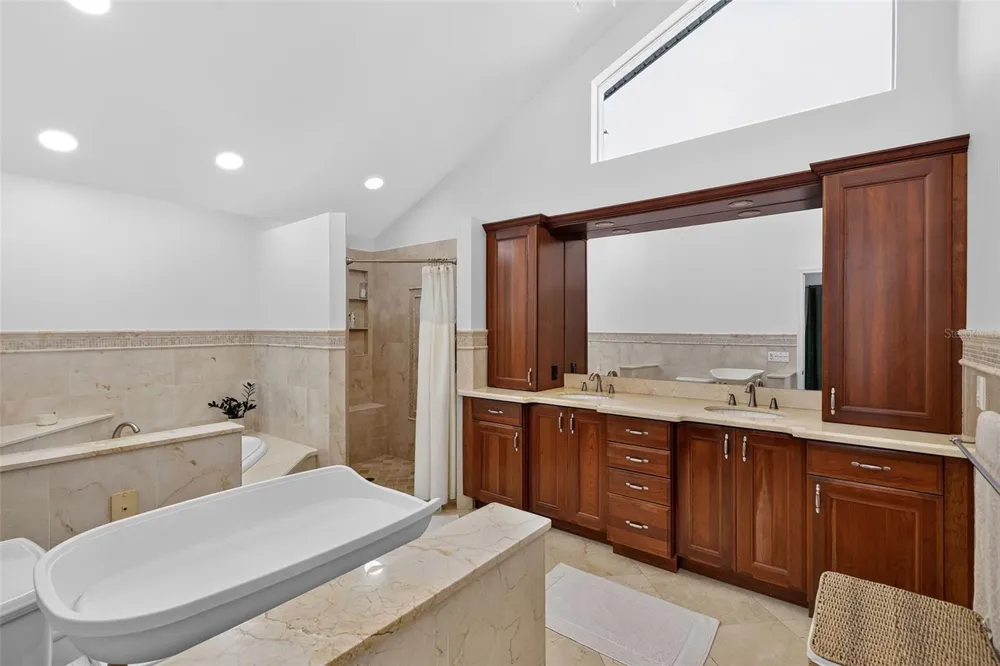 29 SE 10TH AVENUE Cape Coral, FL 33990
