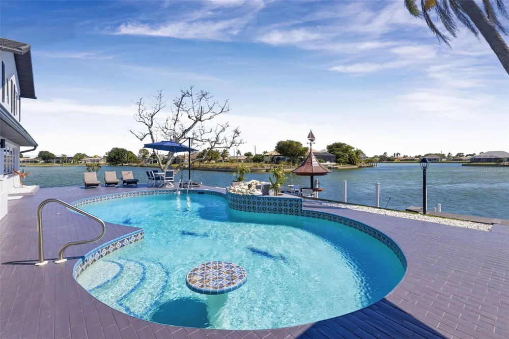 29 SE 10TH AVENUE Cape Coral, FL 33990