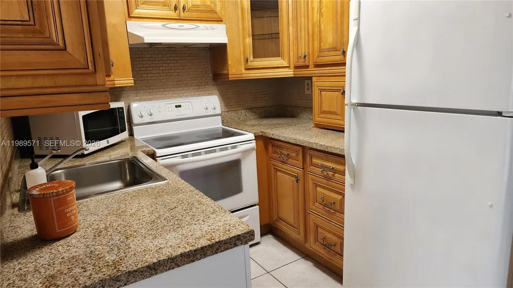 9405 W Flagler St #D204 Miami, FL 33174
