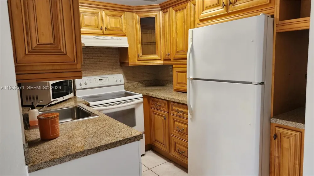 9405 W Flagler St #D204 Miami, FL 33174