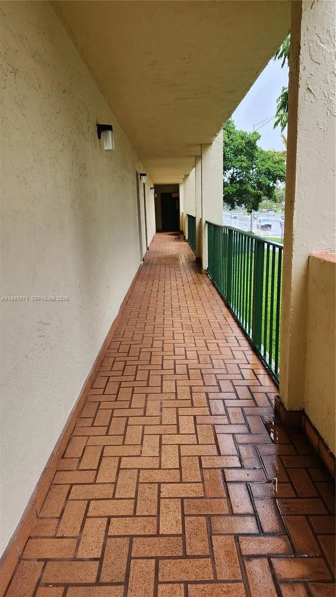 9405 W Flagler St #D204 Miami, FL 33174