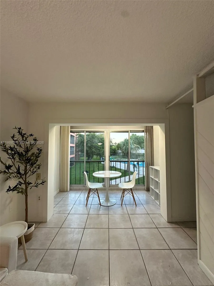 9405 W Flagler St #D204 Miami, FL 33174