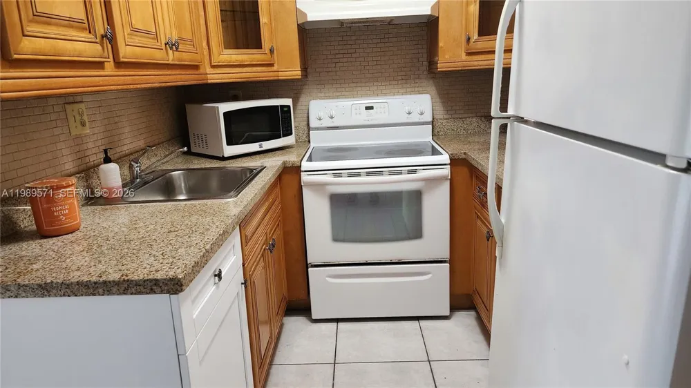9405 W Flagler St #D204 Miami, FL 33174