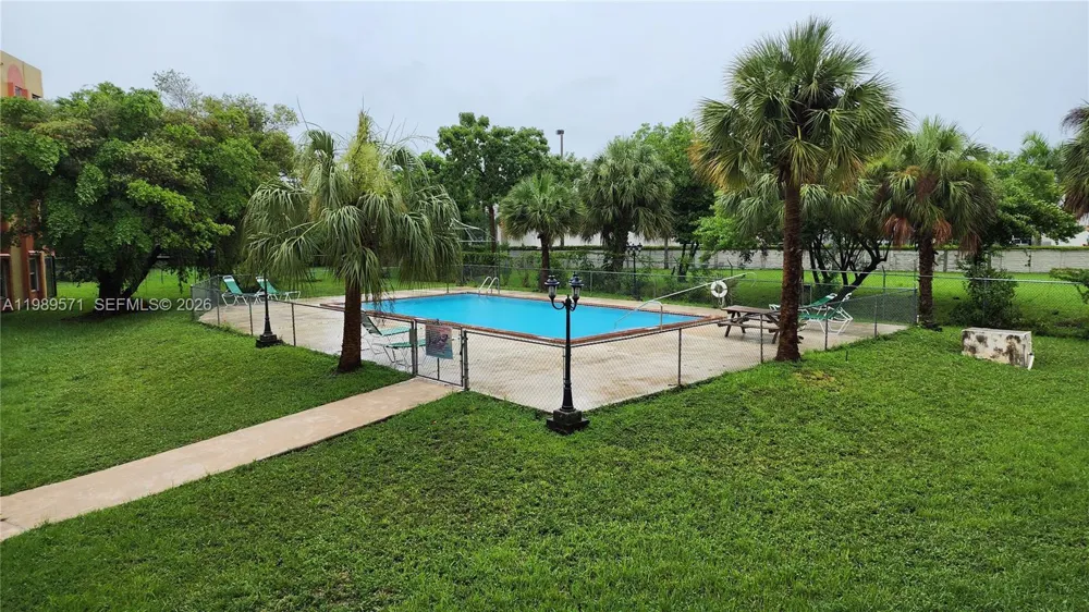 9405 W Flagler St #D204 Miami, FL 33174
