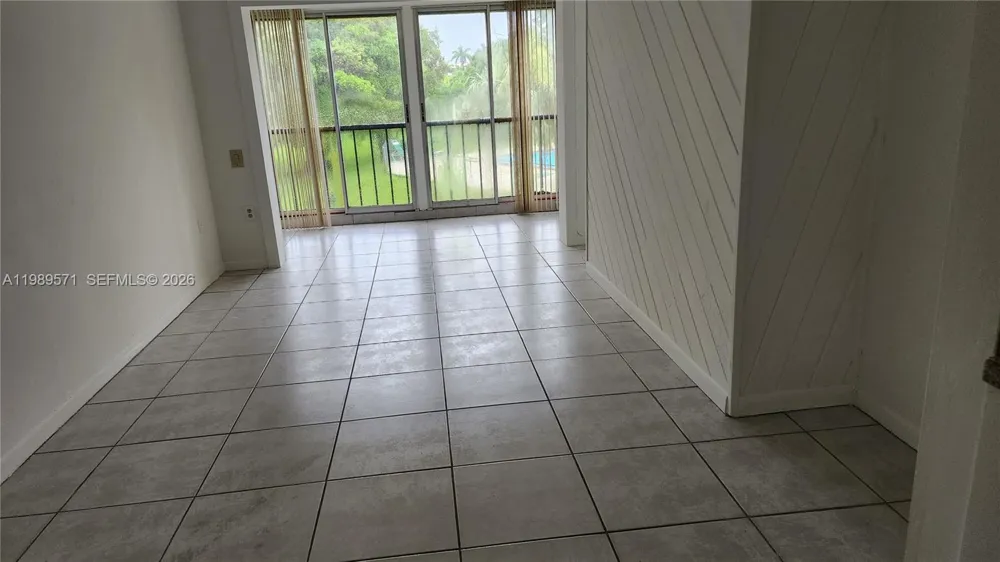 9405 W Flagler St #D204 Miami, FL 33174