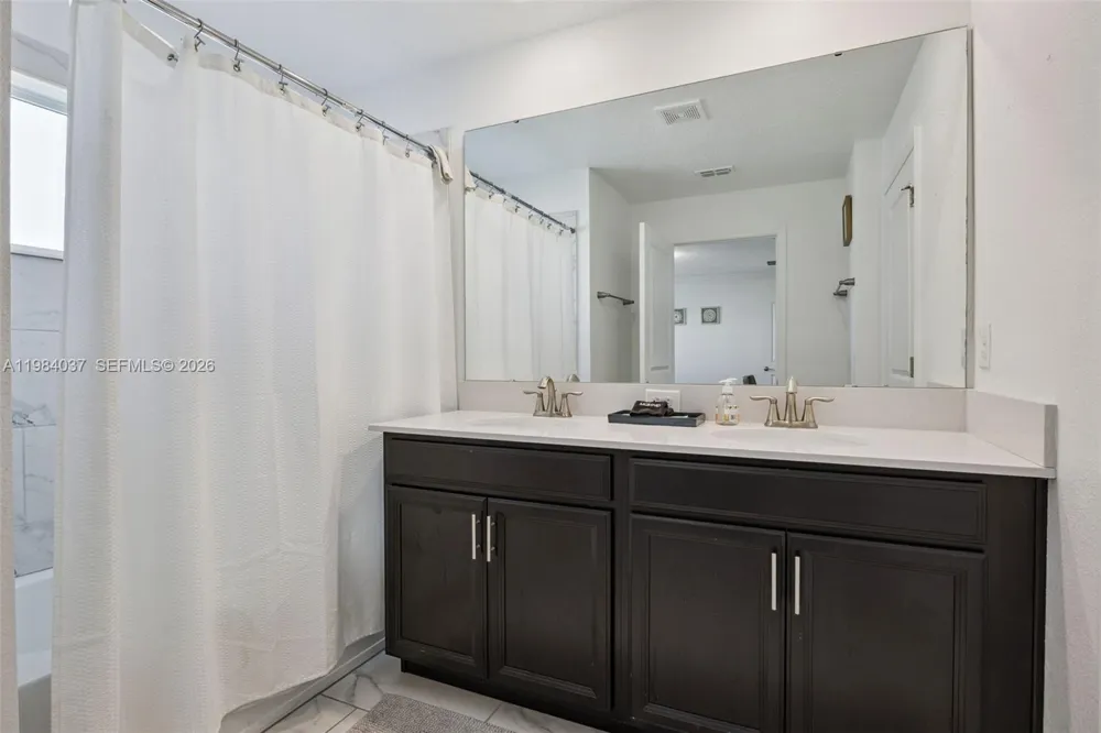 992 Leasder St Other City - In The State Of Florida, FL 33896
