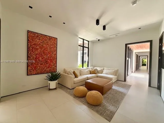 6371 SW 107th St Pinecrest, FL 33156
