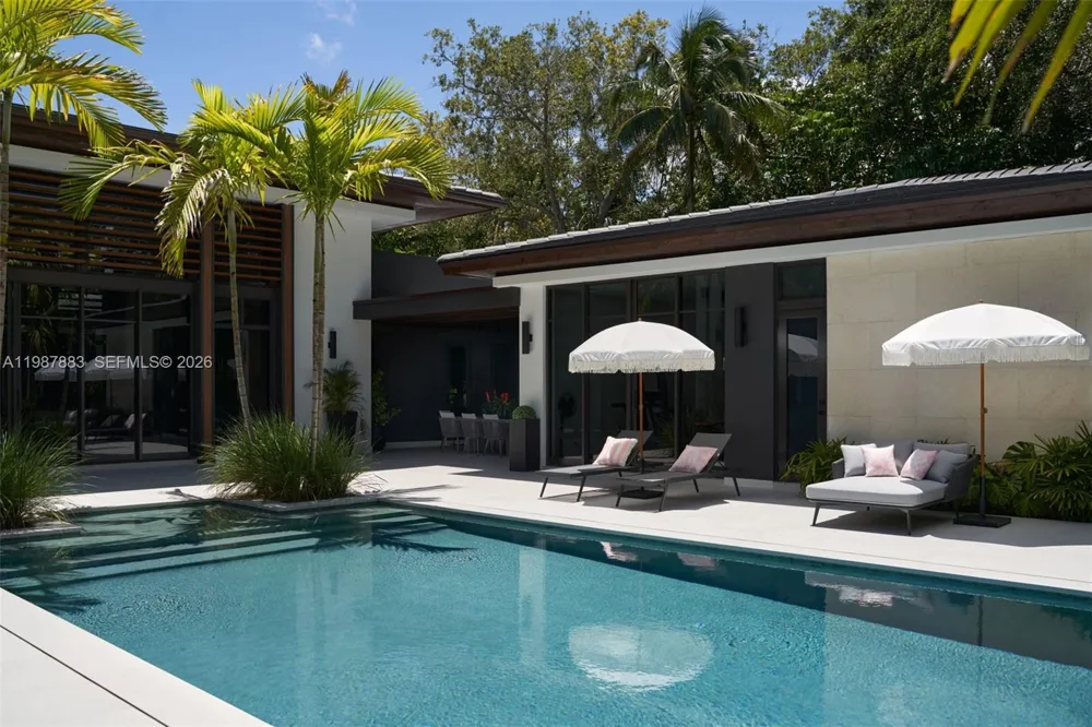 6371 SW 107th St Pinecrest, FL 33156