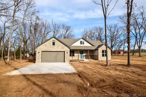 18835 W Hunters Court