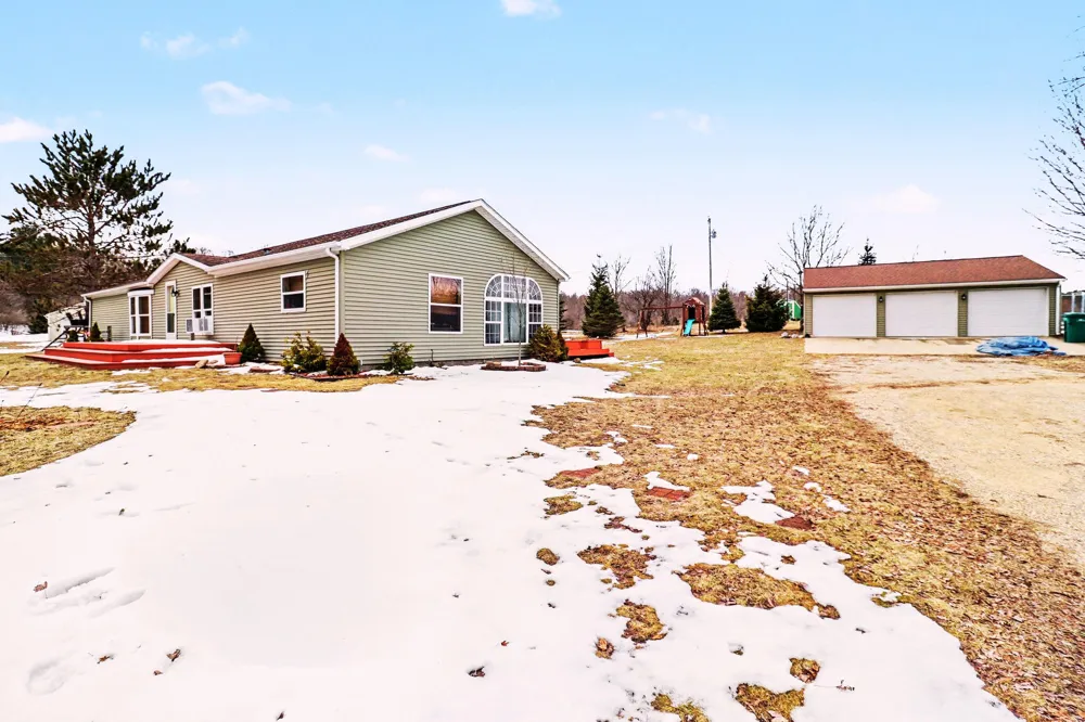 4395 Raymond Road Ellsworth Township, MI 49656