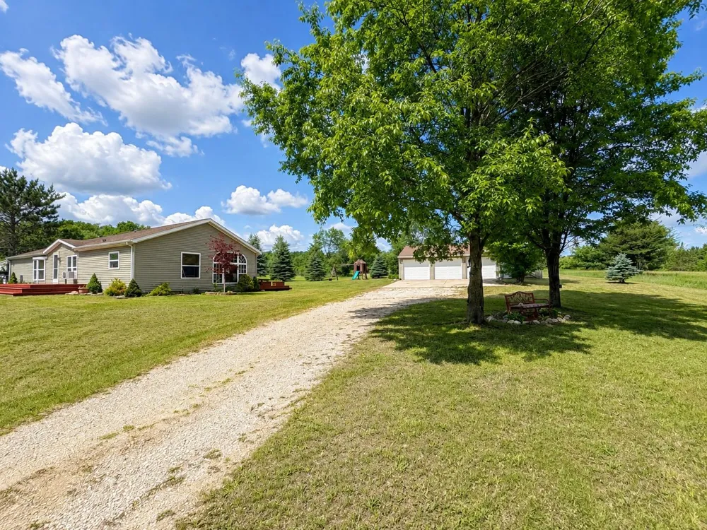 4395 Raymond Road Ellsworth Township, MI 49656