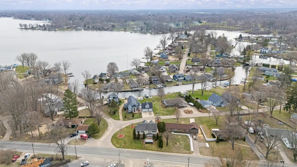 5036 Shoreview Drive Coloma Charter Township, MI 49038