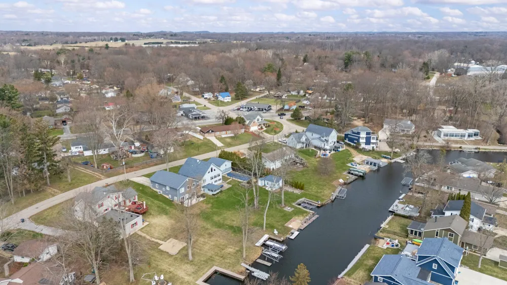 5036 Shoreview Drive Coloma Charter Township, MI 49038