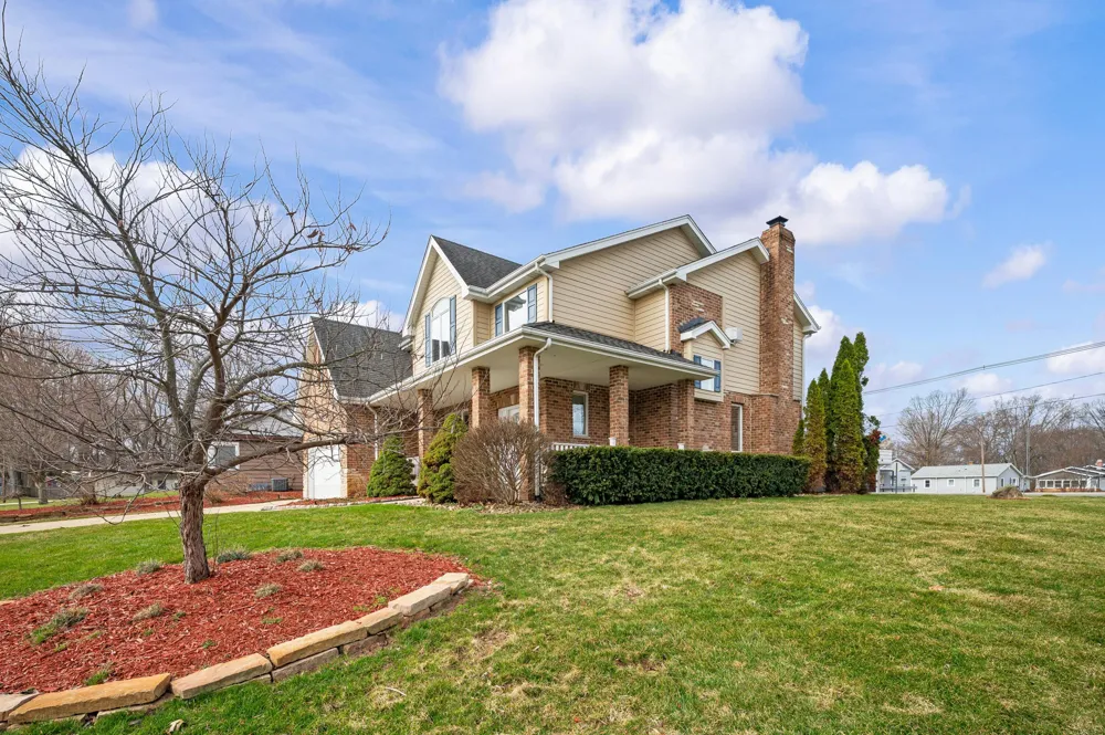 5036 Shoreview Drive Coloma Charter Township, MI 49038