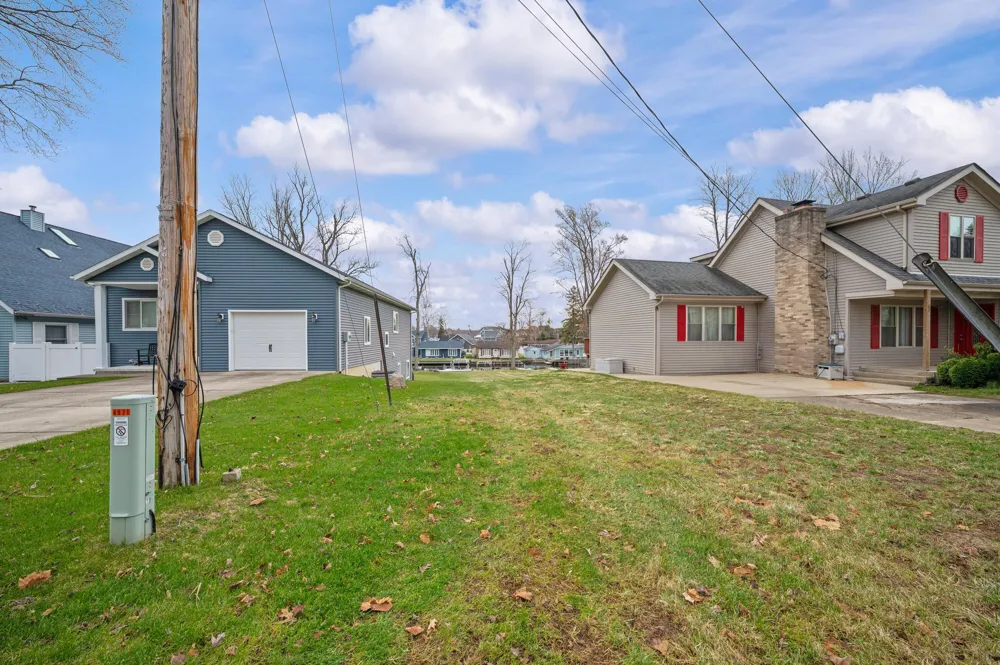 5036 Shoreview Drive Coloma Charter Township, MI 49038
