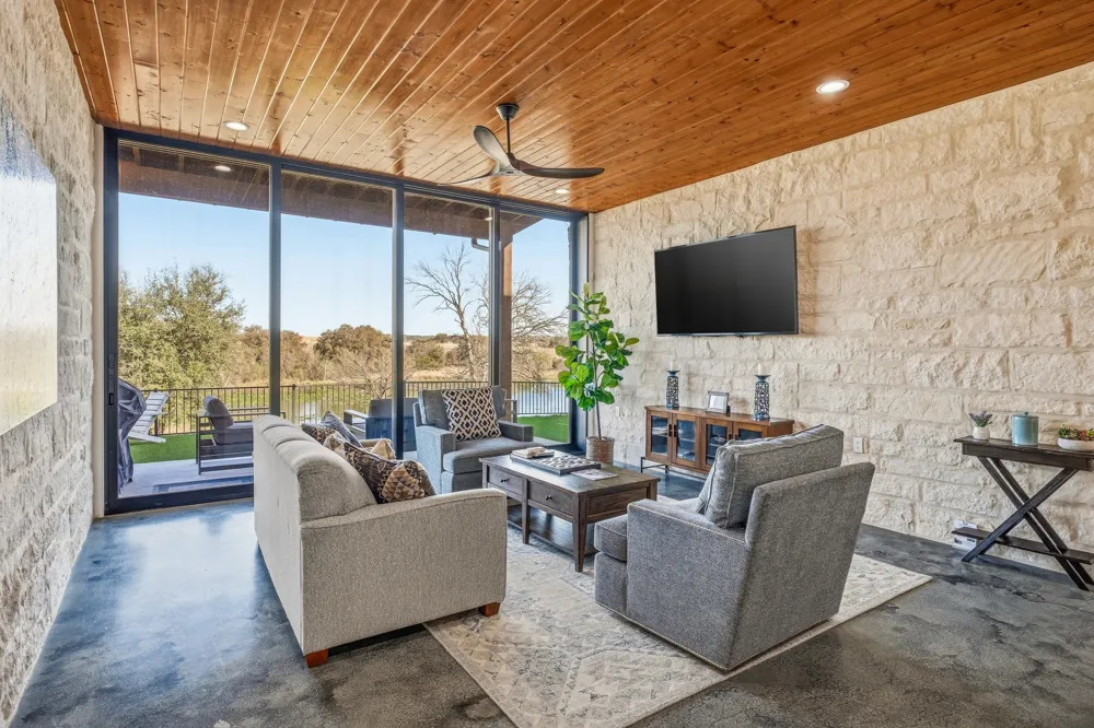 380 Ryan Joe Circle Iredell, TX 76649