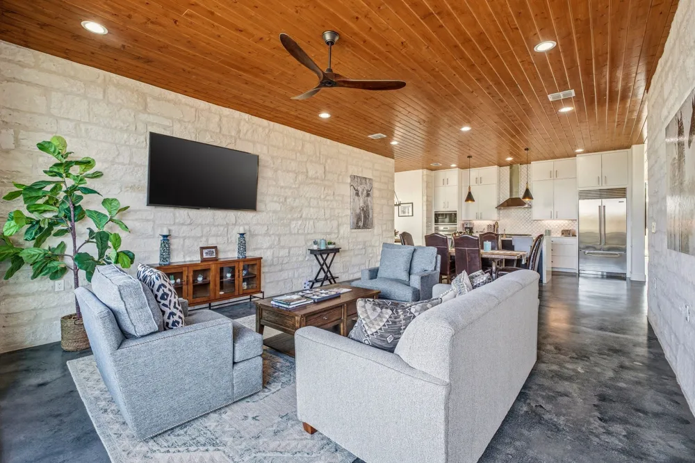 380 Ryan Joe Circle Iredell, TX 76649