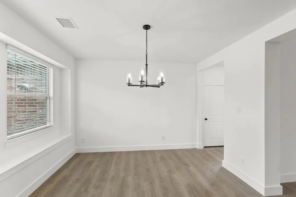 413 Tower Street DeSoto, TX 75115