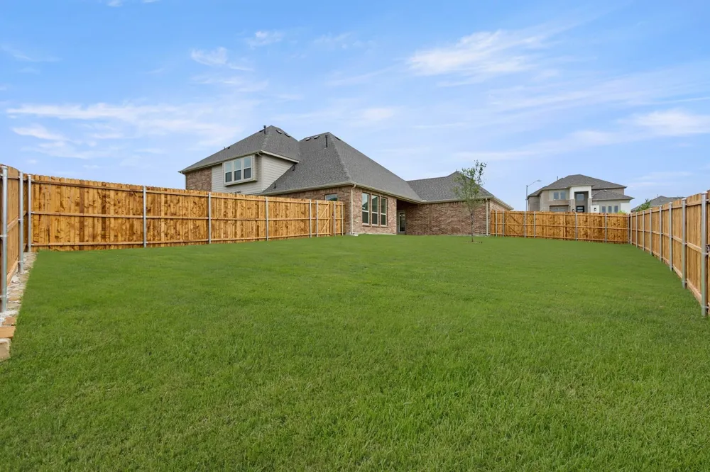 413 Tower Street DeSoto, TX 75115