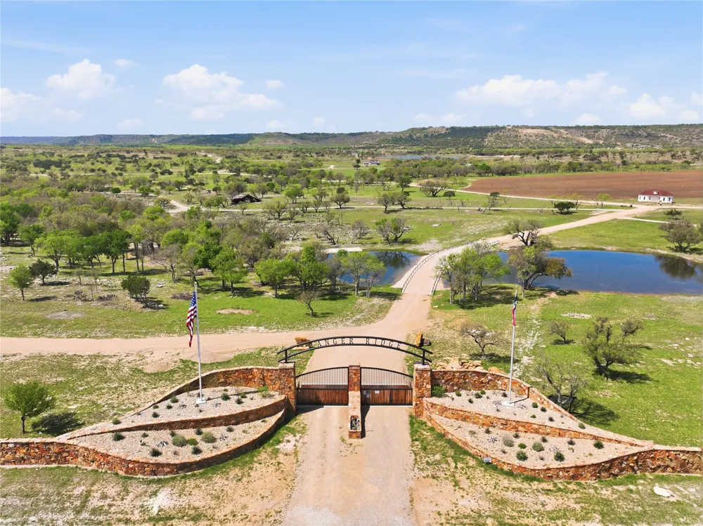 1010 Ranger Ridge Way Strawn, TX 76478