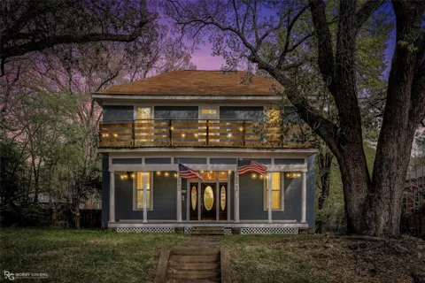 2011 Highland Avenue