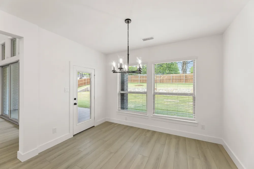 1115 Willow Lake Drive DeSoto, TX 75115