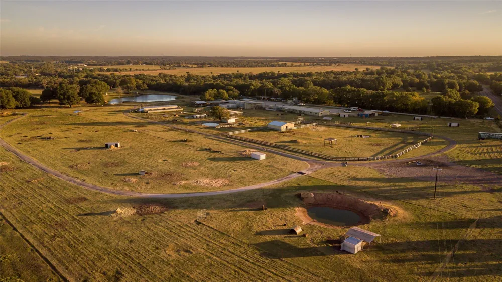 W HWY 79 Franklin, TX 77856