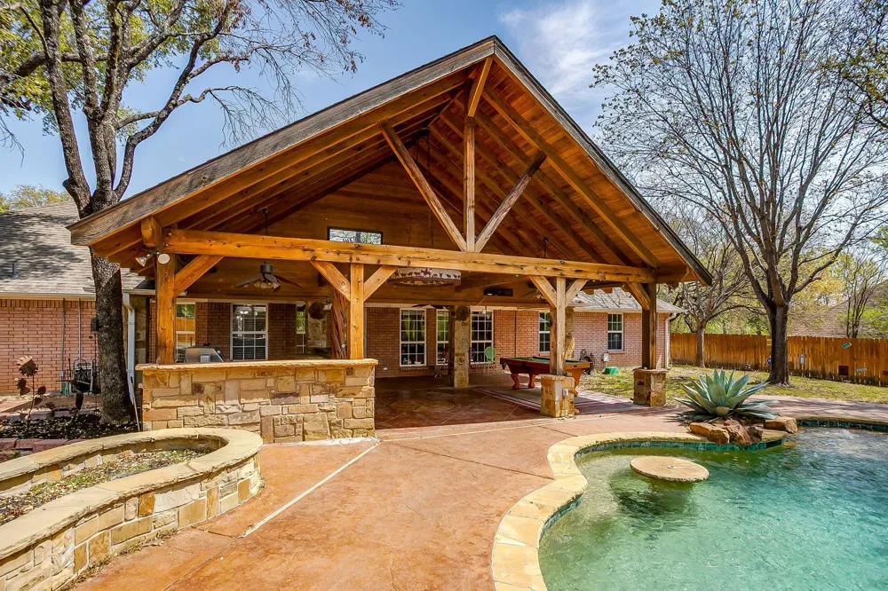 128 Oakwood Court