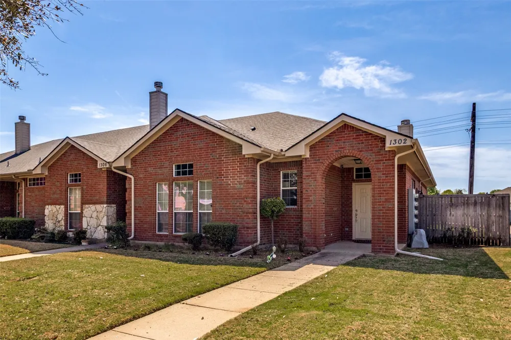 1302 Poinsettia Boulevard Denton, TX 76208