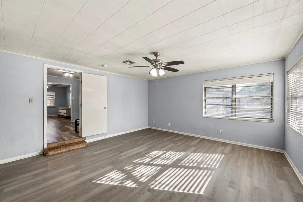 901 Main Street West, TX 76691