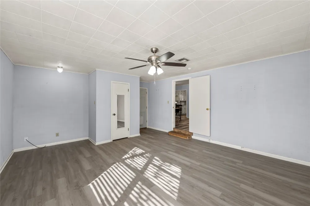 901 Main Street West, TX 76691