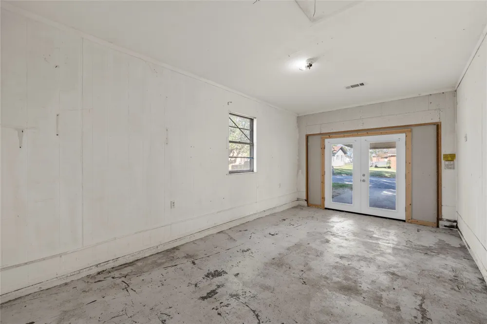 901 Main Street West, TX 76691