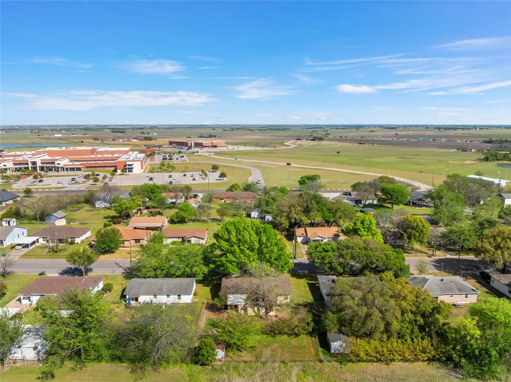 901 Main Street West, TX 76691