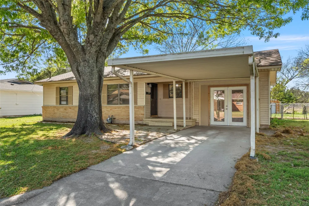 901 Main Street West, TX 76691