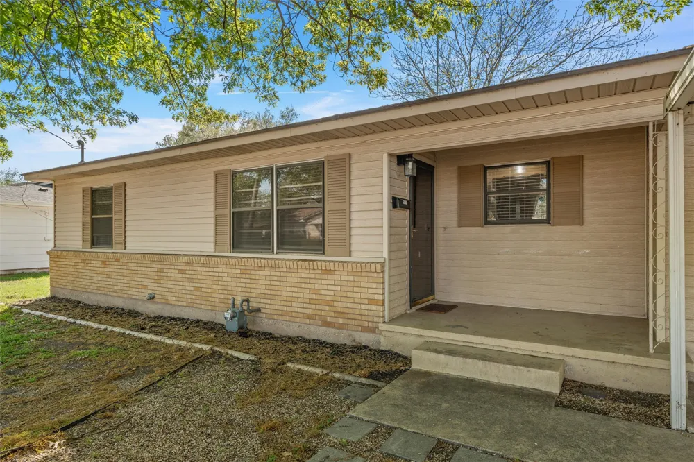 901 Main Street West, TX 76691