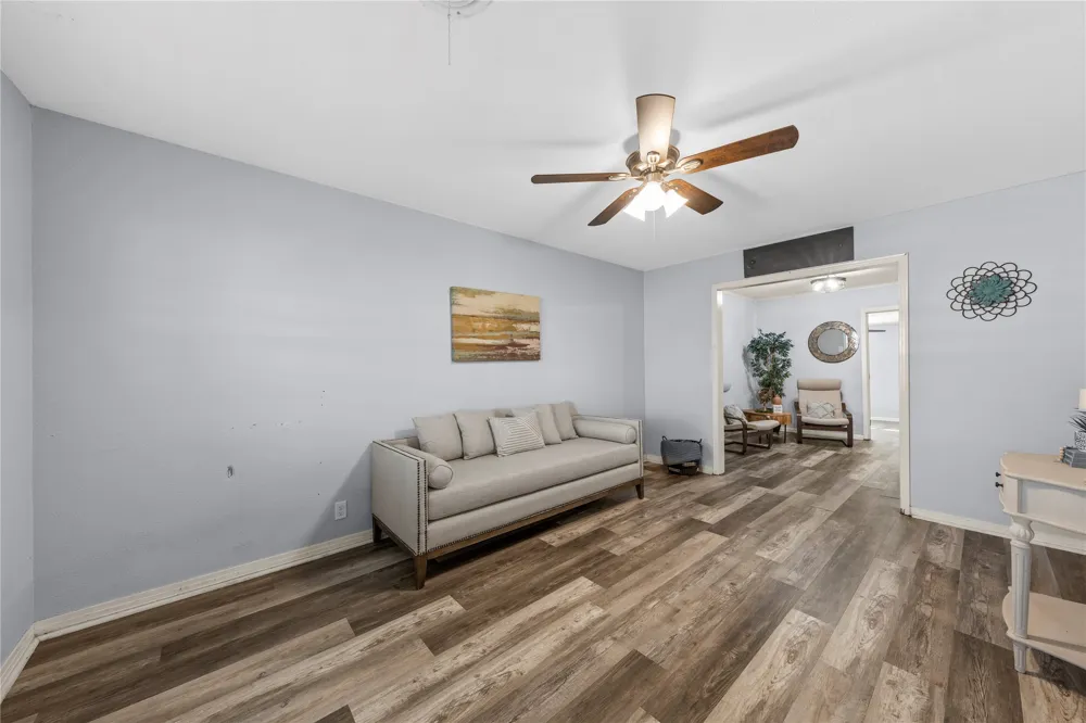 901 Main Street West, TX 76691
