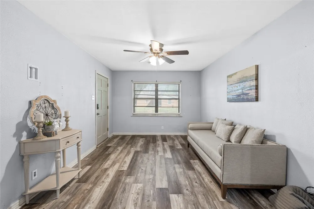 901 Main Street West, TX 76691
