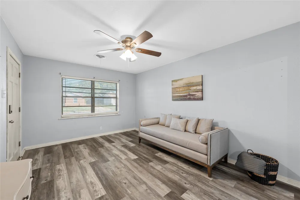 901 Main Street West, TX 76691
